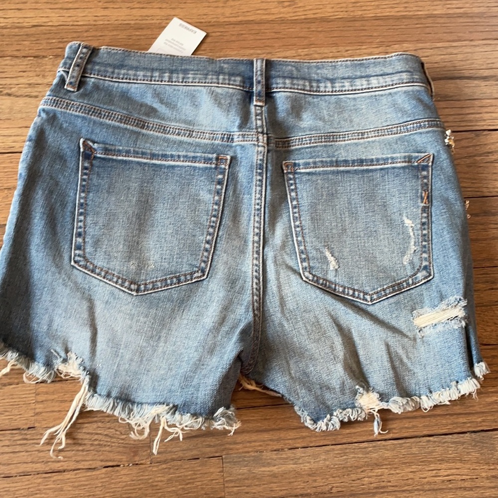 Express embellished distressed shortie size 8 - Picture 5 of 5